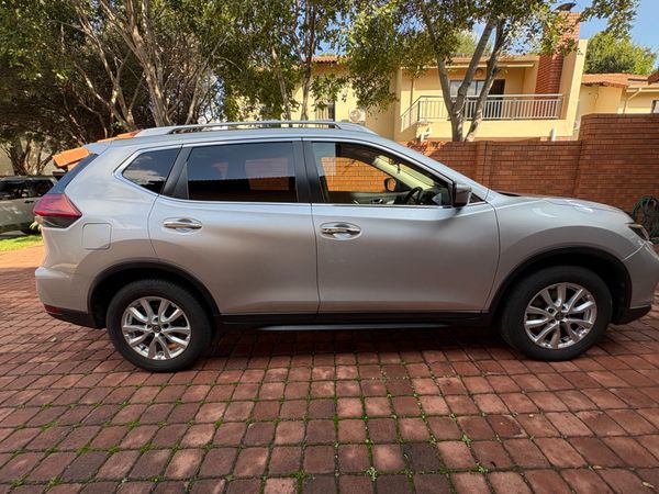 2021-Nissan-X-Trail-25-Acenta-Plus-4x4-Auto-7-seat image:1