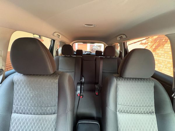 2021-Nissan-X-Trail-25-Acenta-Plus-4x4-Auto-7-seat image:3