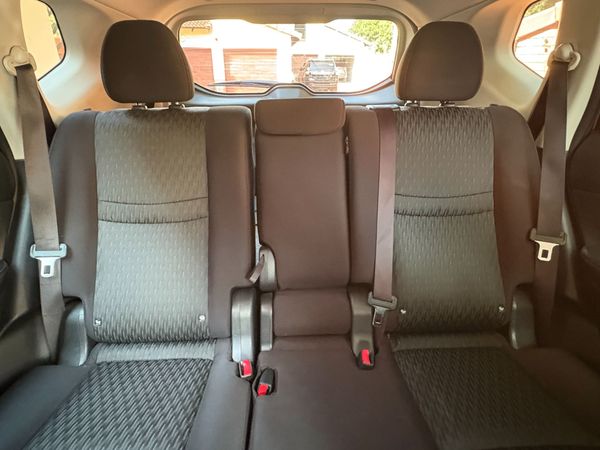 2021-Nissan-X-Trail-25-Acenta-Plus-4x4-Auto-7-seat image:5