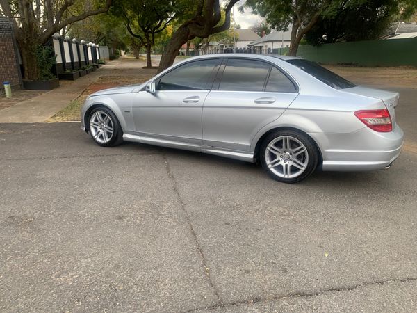 2012-Mercedes-Benz-C-Class-C-200-BE-Avantgarde image:1