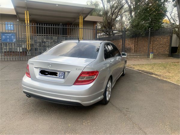 2012-Mercedes-Benz-C-Class-C-200-BE-Avantgarde image:3