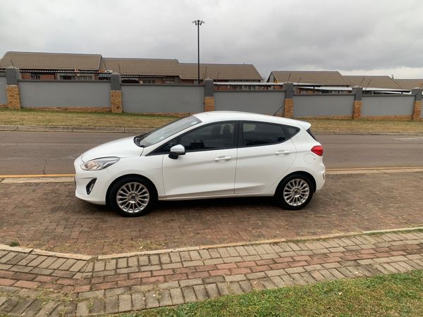 2019-Ford-Fiesta-10-EcoBoost-Trend-5-dr image:1
