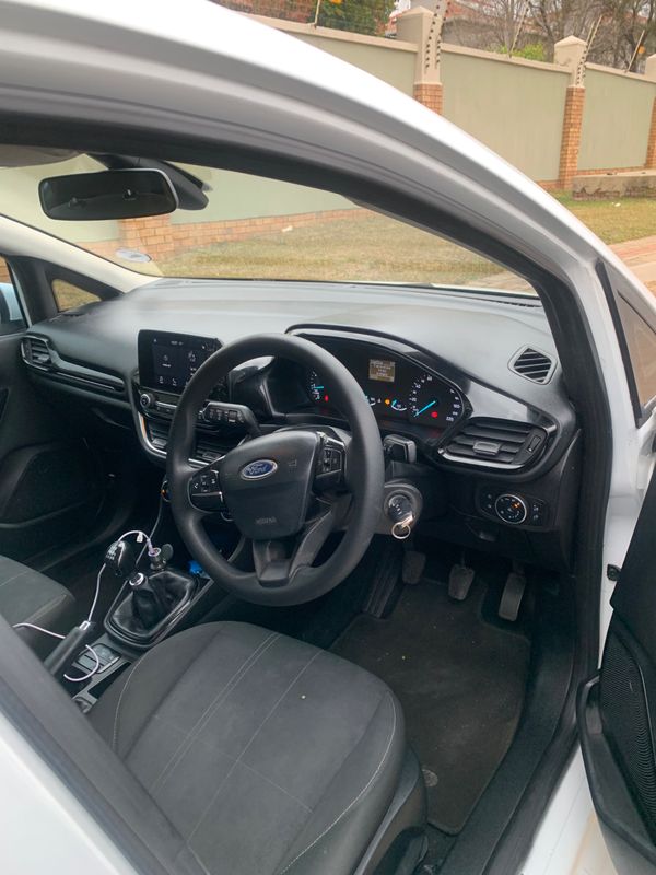 2019-Ford-Fiesta-10-EcoBoost-Trend-5-dr image:6