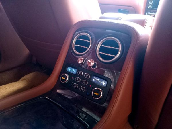 2007-Bentley-Continental-Flying-Spur-Speed image:10
