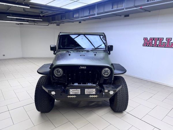 2012-Jeep-Wrangler-Unlimited-Rubicon-36-V6-Auto image:1
