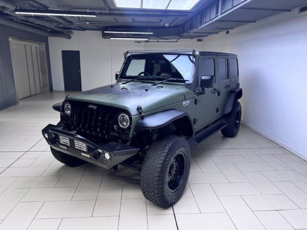 2012-Jeep-Wrangler-Unlimited-Rubicon-36-V6-Auto image:2