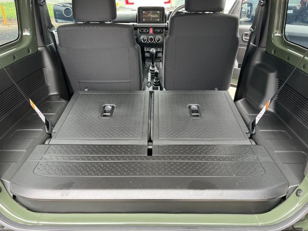 2026-Suzuki-Jimny-15-GLX image:13