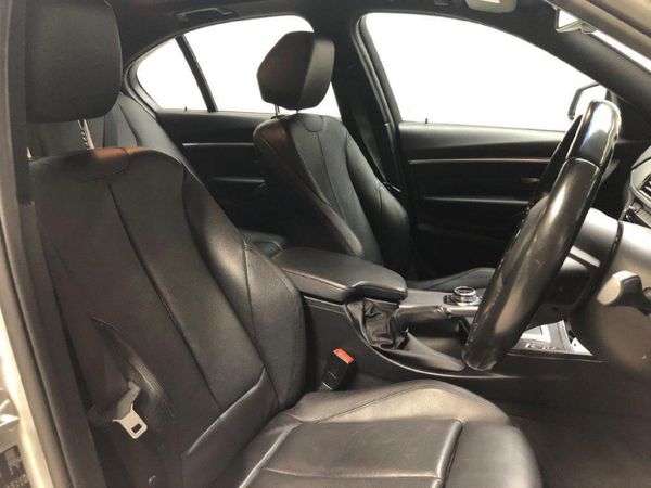 2016-BMW-3-Series-320i-M-Sport-Auto image:7