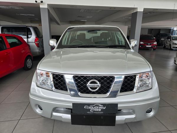 2013-Nissan-Navara-25-dCi-XE-4x4-Double-Cab image:1