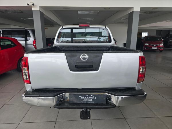 2013-Nissan-Navara-25-dCi-XE-4x4-Double-Cab image:4