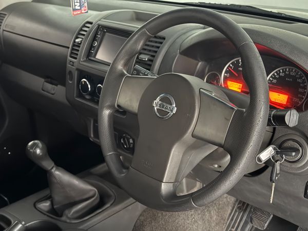 2013-Nissan-Navara-25-dCi-XE-4x4-Double-Cab image:8