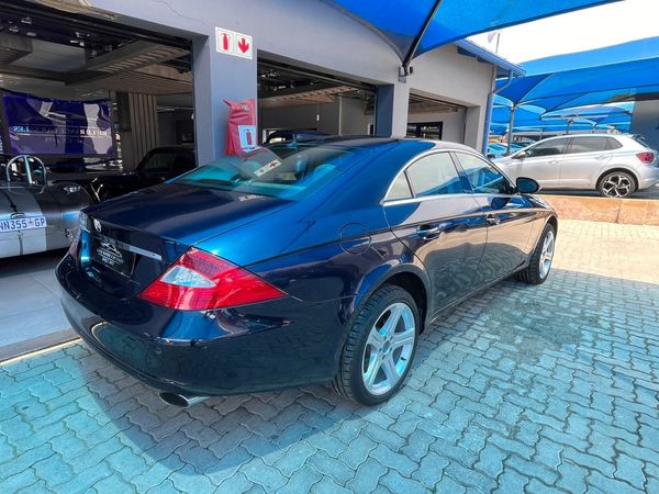 2005-Mercedes-Benz-CLS-500 image:6