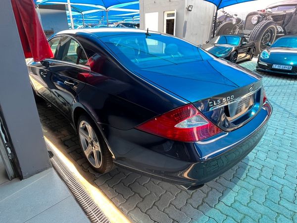 2005-Mercedes-Benz-CLS-500 image:8
