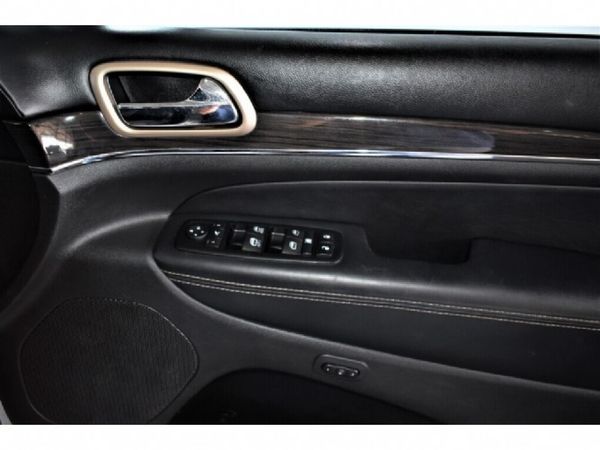 2016-Jeep-Grand-Cherokee-30-V6-CRD-Overland image:16