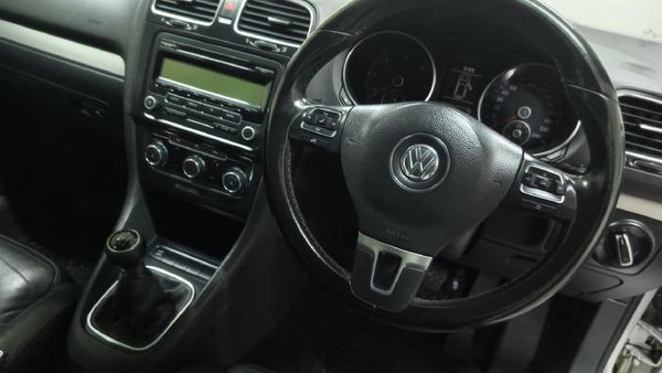 2009-Volkswagen-Golf-VI-20-TDI-Highline image:11