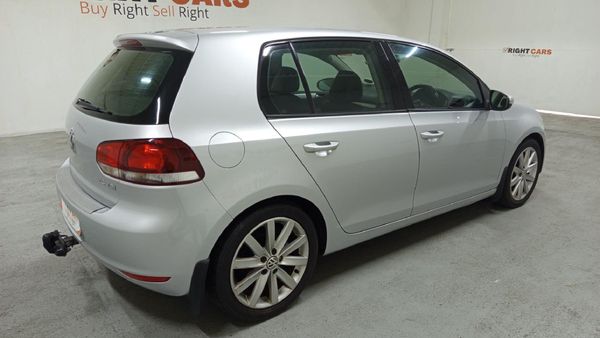 2009-Volkswagen-Golf-VI-20-TDI-Highline image:3