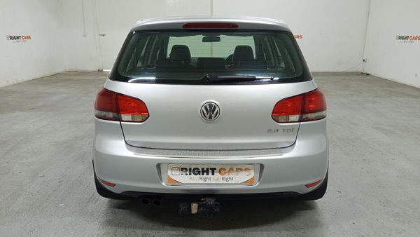 2009-Volkswagen-Golf-VI-20-TDI-Highline image:4