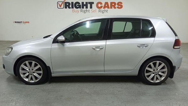 2009-Volkswagen-Golf-VI-20-TDI-Highline image:6