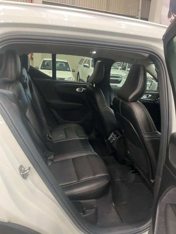 2019-Volvo-XC40-T5-Momentum-AWD image:9
