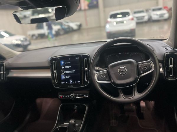 2019-Volvo-XC40-T5-Momentum-AWD image:5