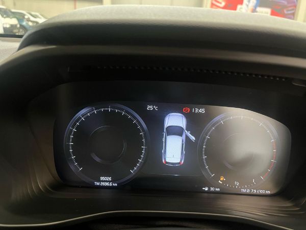 2019-Volvo-XC40-T5-Momentum-AWD image:8