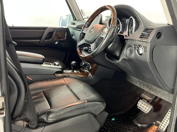 2015-Mercedes-Benz-G-Class-G-350-Bluetec image:9