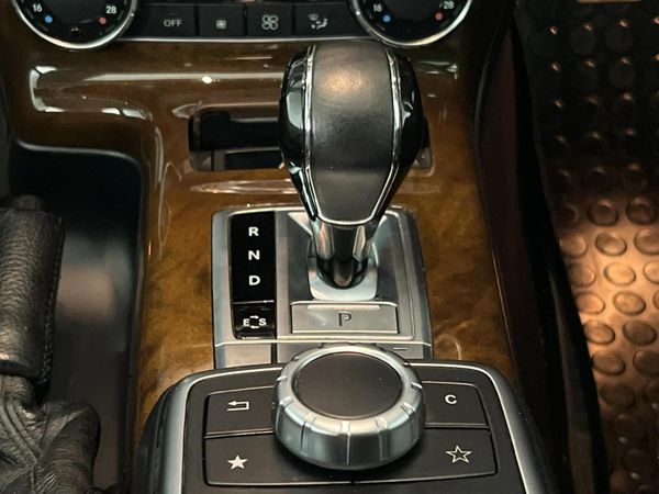 2015-Mercedes-Benz-G-Class-G-350-Bluetec image:10