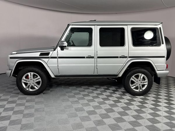 2015-Mercedes-Benz-G-Class-G-350-Bluetec image:19