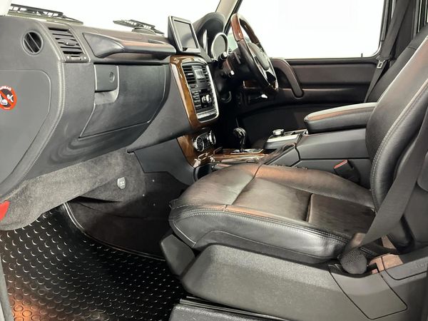 2015-Mercedes-Benz-G-Class-G-350-Bluetec image:8