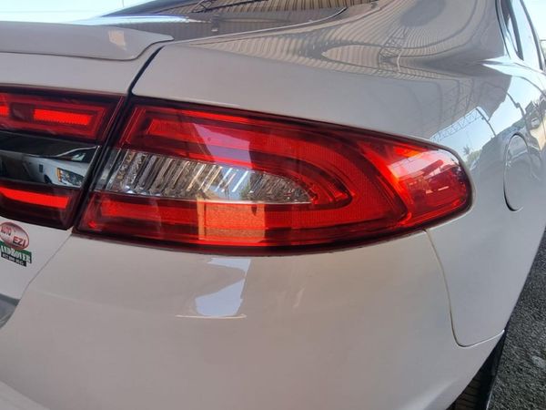 2013-Jaguar-XF-30-D-S-Premium-Luxury image:5