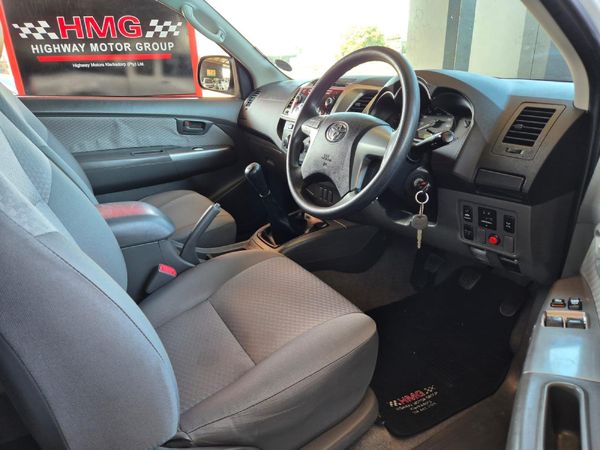 2015-Toyota-Hilux-25-D-4D-Raised-Body-SRX-Xtra-Cab image:10