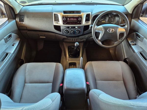 2015-Toyota-Hilux-25-D-4D-Raised-Body-SRX-Xtra-Cab image:13