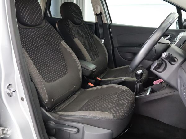 2018-Renault-Captur-12T-Dynamique-5-dr-88kW image:16