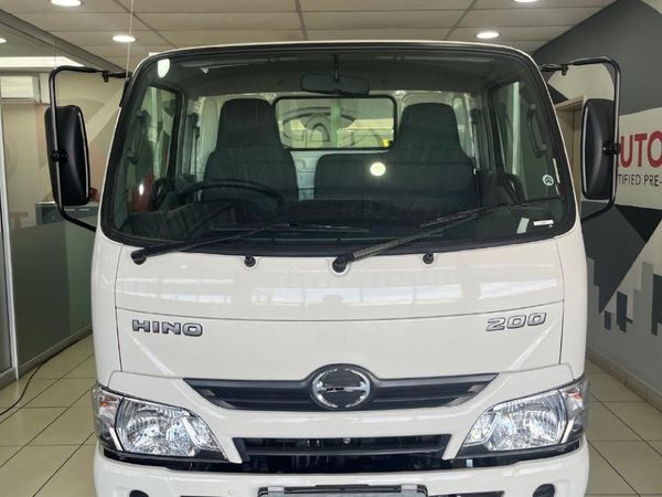 2025-Hino-200-310-FH2-4x2-FC image:1