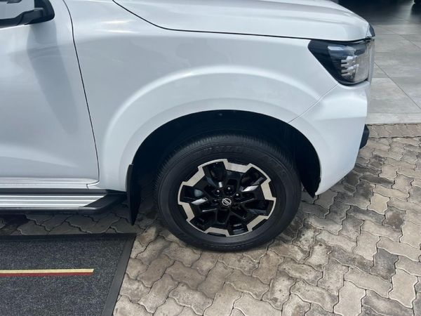 2022-Nissan-Navara-25-DDTi-LE-Auto-Double-Cab image:3