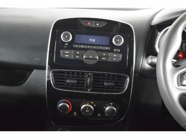 2019-Renault-Clio-IV-900T-Authentique-5-dr-66kW image:13