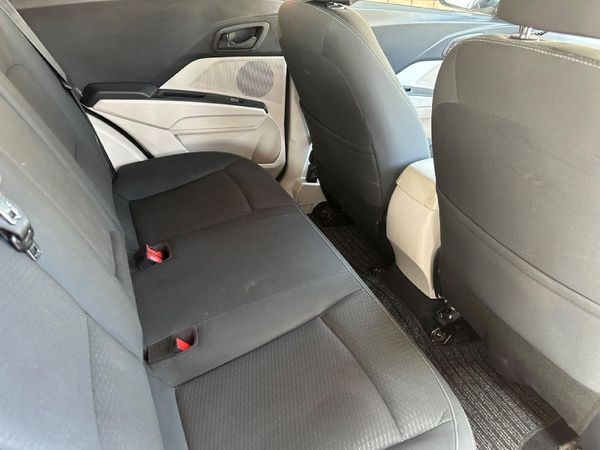 2021-Mahindra-XUV-300-12T-W6 image:9