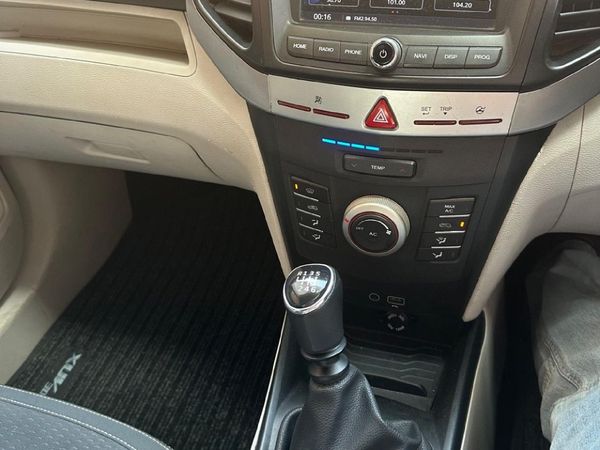 2021-Mahindra-XUV-300-12T-W6 image:11