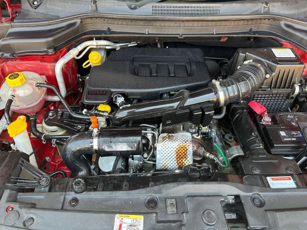 2021-Mahindra-XUV-300-12T-W6 image:12