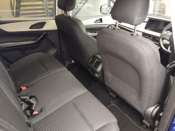 2025-Mahindra-XUV-700-20-AX5-Auto image:9