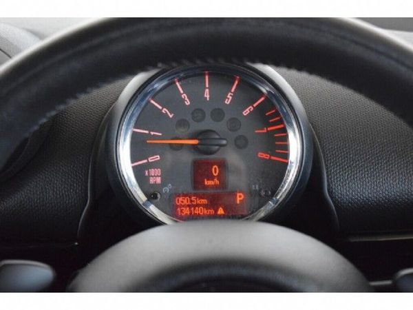 2015-MINI-Countryman-Cooper-S-Auto image:12