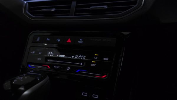 2026-Volkswagen-T-Cross-10-TSI-R-Line-Auto image:25