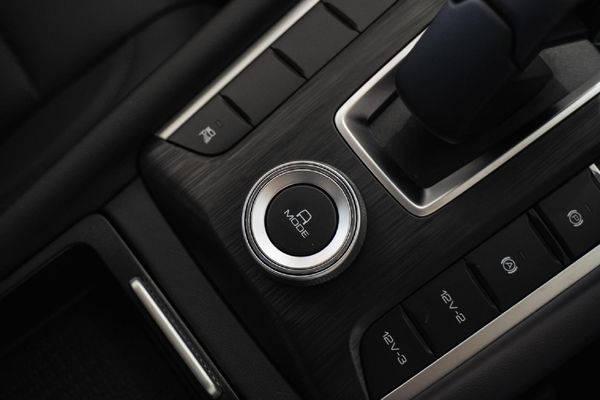 2026-GWM-P-Series-P300-24TD-LT-Double-Cab-Auto image:16