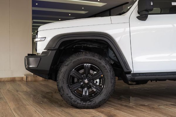 2026-GWM-Tank-300-24TD-Super-Luxury-4x4-Auto image:3