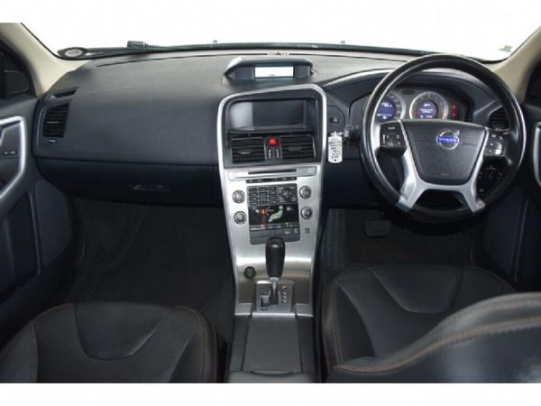 2010-Volvo-XC60-30-T-Auto image:9