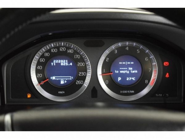 2010-Volvo-XC60-30-T-Auto image:11