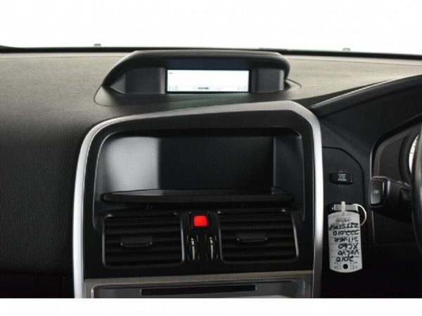 2010-Volvo-XC60-30-T-Auto image:13