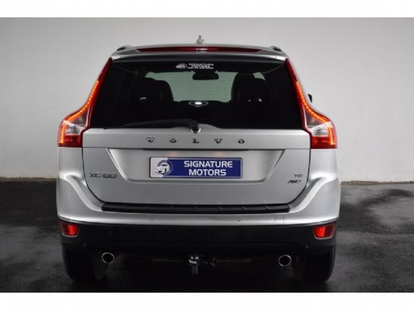 2010-Volvo-XC60-30-T-Auto image:5