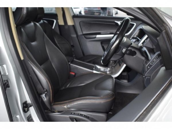 2010-Volvo-XC60-30-T-Auto image:7