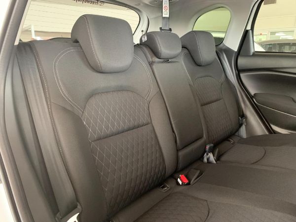 2026-Toyota-Urban-Cruiser-15-XR image:9